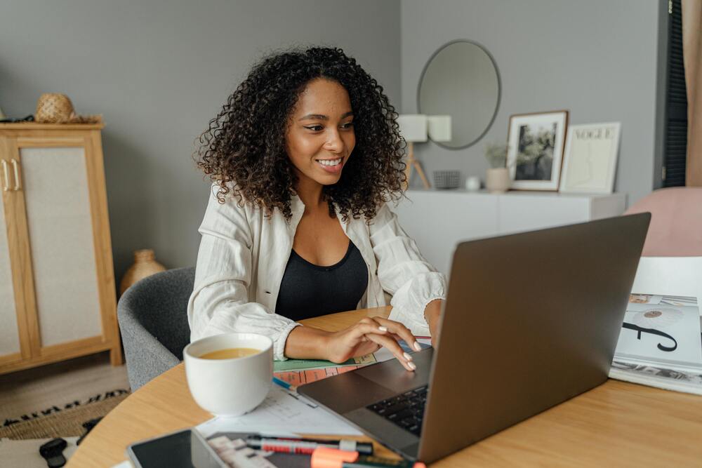 Employée en télétravail
