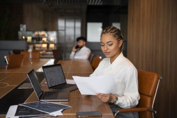 Feuille de temps manuelle vs automatisée : Quel impact sur votre rentabilité ?